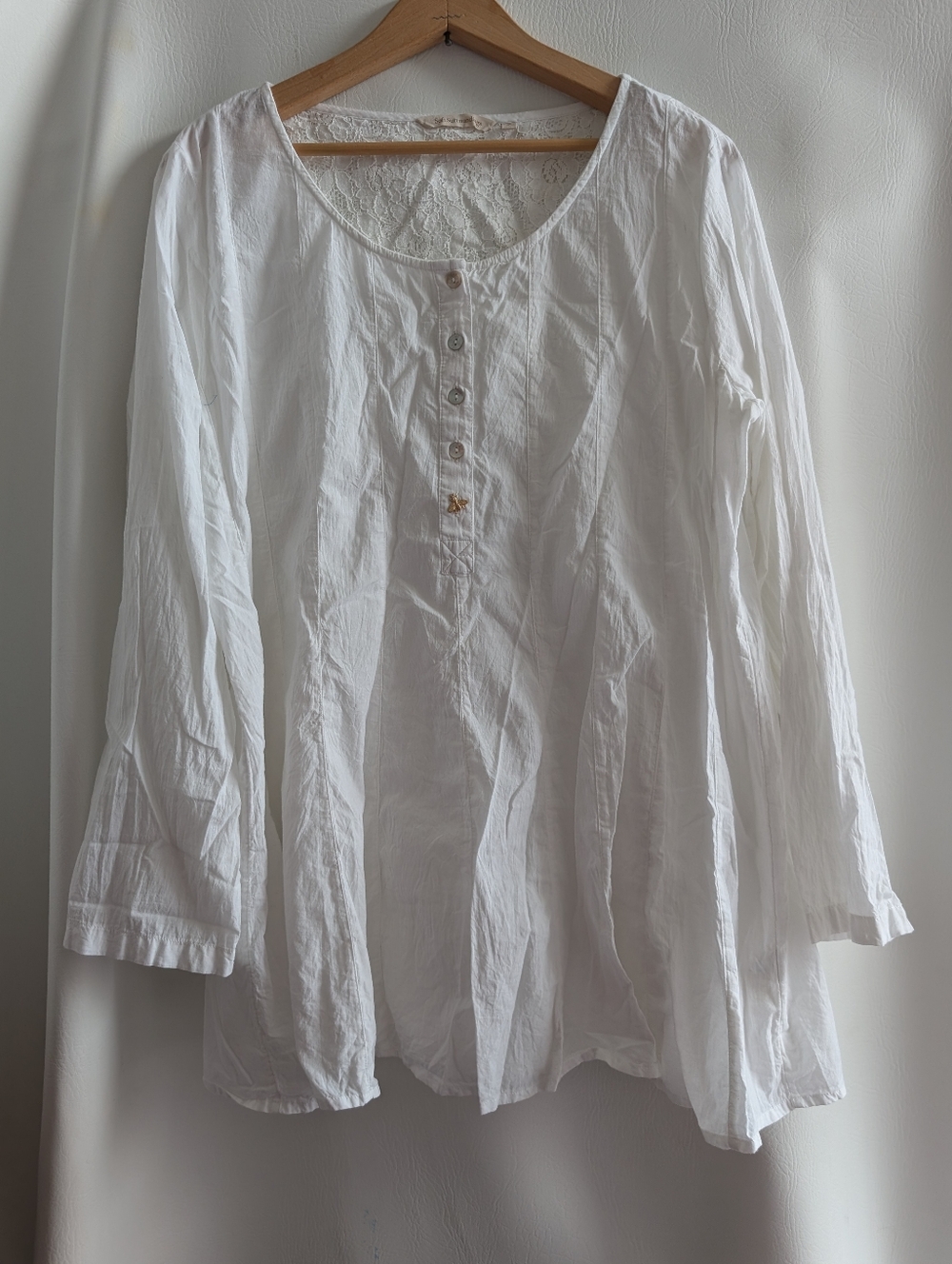 Soft Surroundings White Cotton Flare Tunic With Gold Bee Button - M